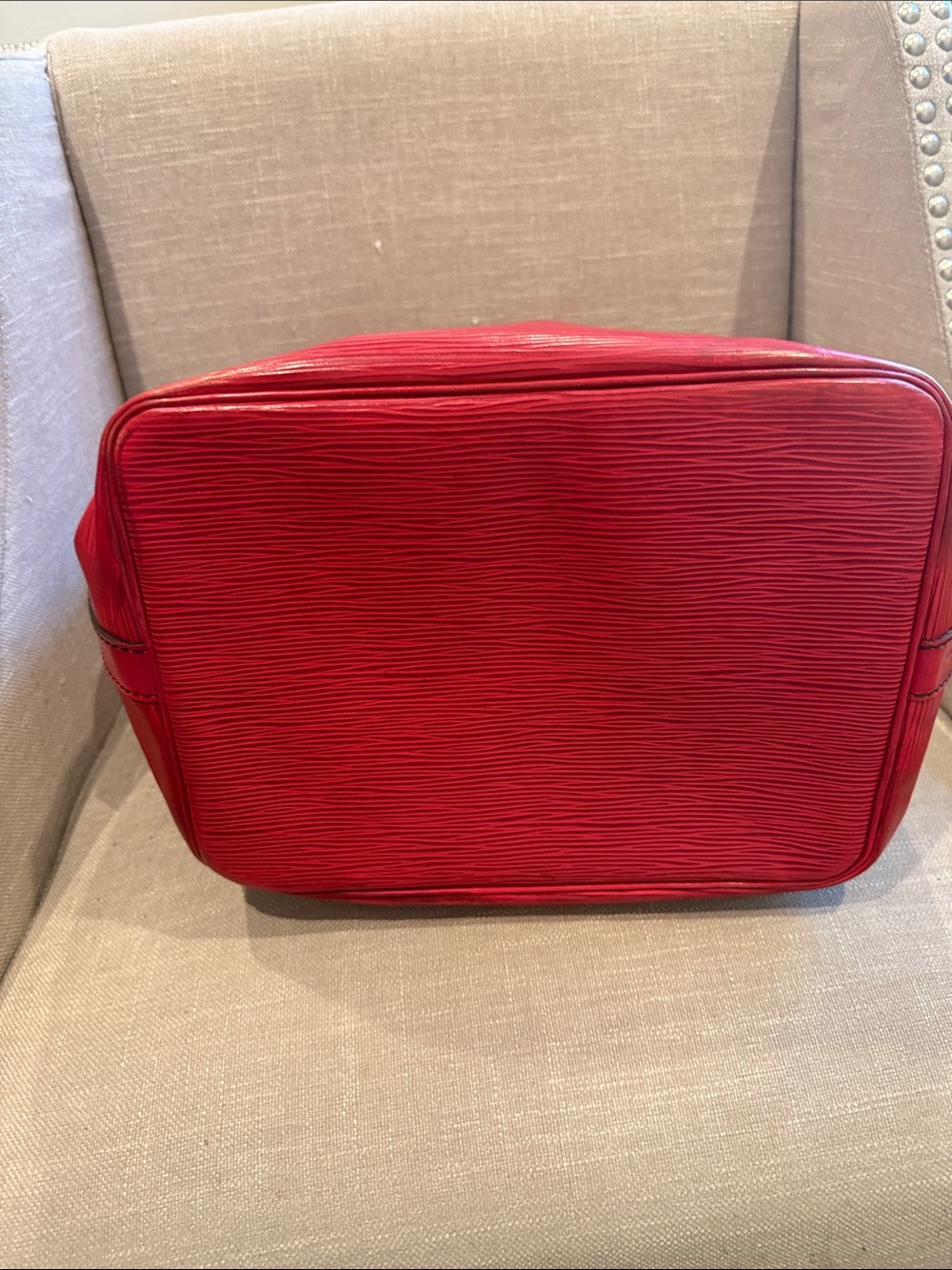 Louis Vuitton Epi Petit Noé Castilian Red Bucket Bag w/ Dust Bag - Picture 4 of 16